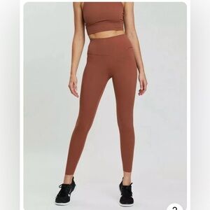 NWT Nike Infinalon Legging